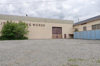 /international/us/120-graham-street-south-zanesville-oh-110107830345/