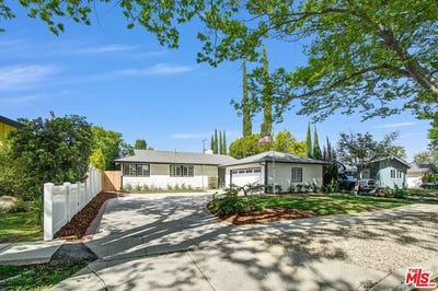 /international/us/22157-archwood-st-woodland-hills-ca-110107381595/