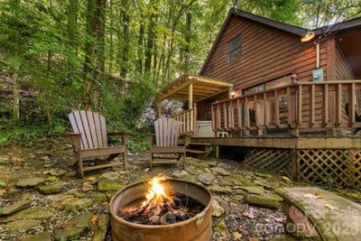 /international/us/3575-conleys-creek-road-whittier-nc-110120151581/