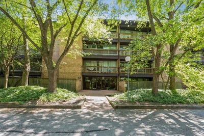 /international/us/5600-hillcrest-lane-lisle-il-110104268353/