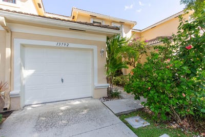 /international/us/13792-creston-place-wellington-fl-110108682894/