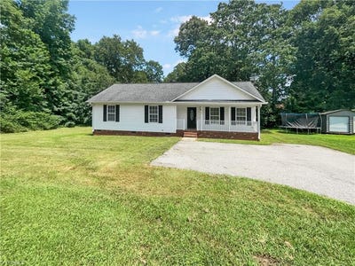 /international/us/1312-unity-street-thomasville-nc-110100890826/