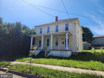 /international/us/135-137-center-street-frostburg-md-110107984898/