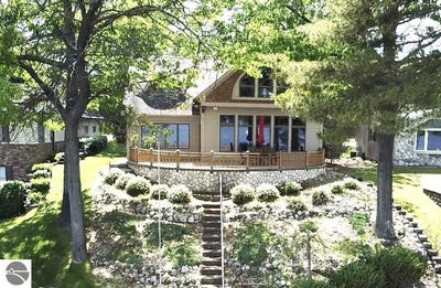 /international/us/5978-westshore-drive-oscoda-mi-110098940992/