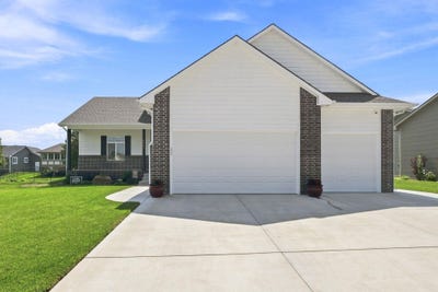 /international/us/8203-w-lang-st-wichita-ks-110120096993/