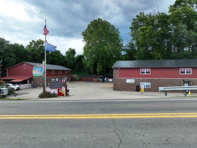 /international/us/2660-main-street-hurricane-wv-110101231992/?lang=en