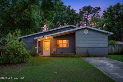 /international/us/2208-kingsberry-avenue-pascagoula-ms-110107387266/