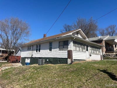 /international/us/1000-marie-avenue-alton-il-110106842209/
