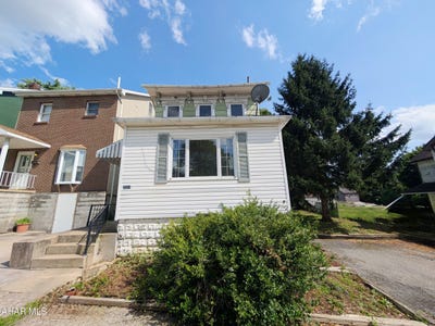 /international/us/2221-11th-avenue-altoona-pa-110094761003/