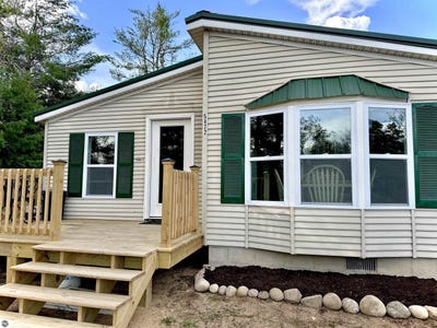 /international/us/5472-clubhouse-trail-gaylord-mi-110108467045/