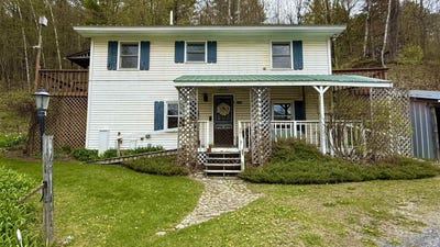/international/us/806-vt-route-15-w-johnson-vt-110105919843/