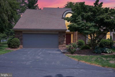 /international/us/212-willow-valley-drive-lancaster-pa-110108802035/
