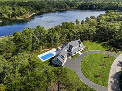 /international/us/19-walkerwoods-drive-harwich-ma-110104258273/