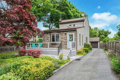 /international/us/1333-boston-avenue-bay-shore-ny-110108498224/