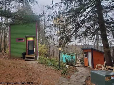 /international/us/142-jacob-pace-street-thomas-wv-110105767413/