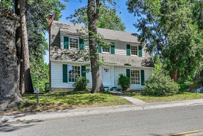 /international/us/118-ida-street-mount-shasta-ca-110108655674/