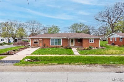 /international/us/132-s-duncan-street-marine-il-110098484184/