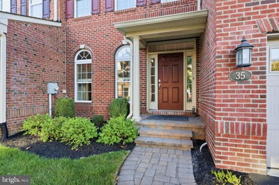 /international/us/35-rittenhouse-circle-newtown-pa-110120512359/