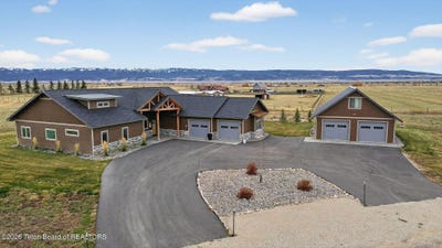 /international/us/4433-los-pinos-drive-tetonia-id-110105294713/