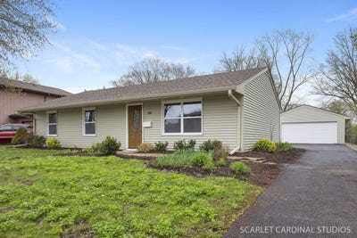 /international/us/1041-n-elmwood-drive-aurora-il-110107334054/