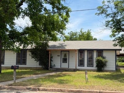 /international/us/900-e-wallace-llano-tx-110098066224/