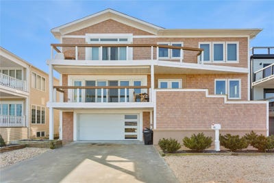 /international/us/416-w-bay-drive-long-beach-ny-110106718349/