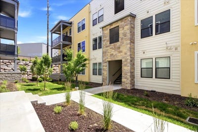 /international/us/8345-s-iris-lumi-ln-w-midvale-ut-110108354326/