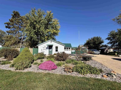 /international/us/903-exchange-street-blue-river-wi-110120629425/