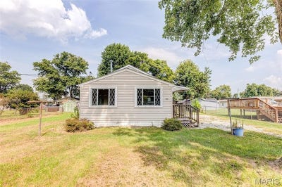 /international/us/725-n-prairie-street-bethalto-il-110101465280/