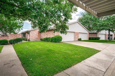 /international/us/1112-forest-creek-street-benbrook-tx-110099881666/