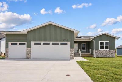 /international/us/3732-broomfield-drive-cedar-falls-ia-110119330590/