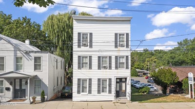 /international/us/823-warren-street-hudson-ny-110106700504/