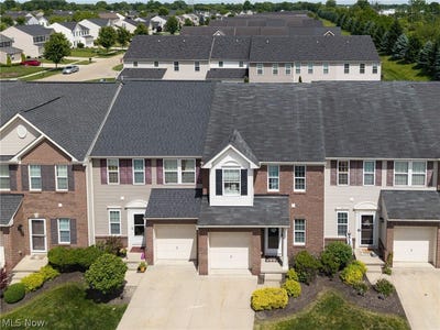 /international/us/106-pebble-court-berea-oh-110108476170/