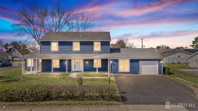 /international/us/101-bayberry-lane-willingboro-nj-110106978642/
