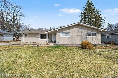 /international/us/17670-new-hampshire-drive-southfield-mi-110106527541/
