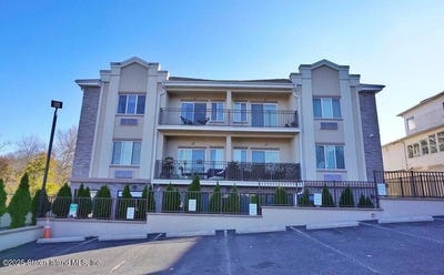 /international/us/1235-forest-hill-road-staten-island-ny-110099913541/