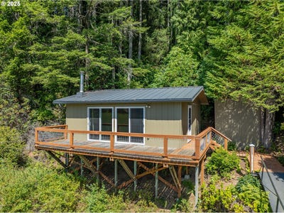 /international/us/1523-n-tenmile-lakeside-or-110105384957/
