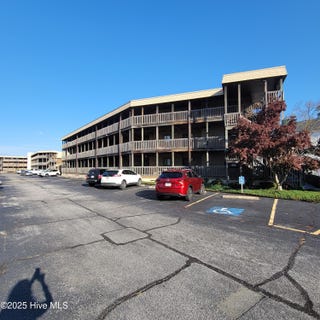 /international/us/313-lake-place-condo-drive-elizabethtown-nc-110103652095/