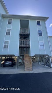/international/us/918-n-new-river-drive-surf-city-nc-110100994136/