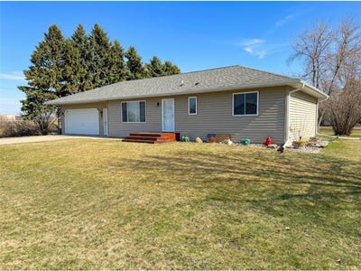 /international/us/305-3rd-street-nw-rothsay-mn-110107313359/