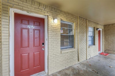 /international/us/208-alpine-court-irving-tx-110120107870/