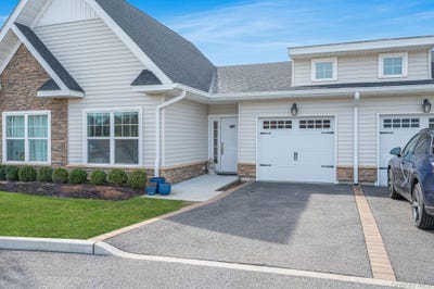 /international/us/3104-fox-hill-drive-baiting-hollow-ny-110106367777/