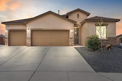 /international/us/4381-bald-eagle-loop-ne-rio-rancho-nm-110099011062/