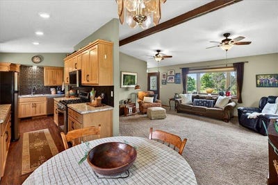 /international/us/8625-burr-oak-lane-independence-mn-110108588553/