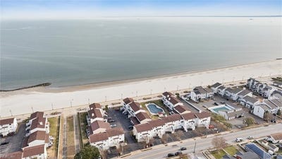 /international/us/334-n-first-street-hampton-va-110107584877/