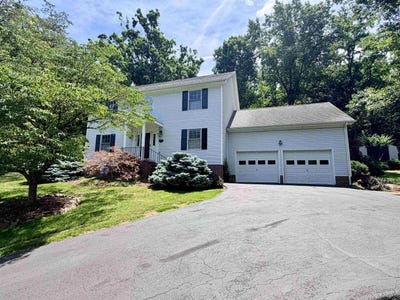 /international/us/818-e-beverley-st-staunton-va-110108945929/