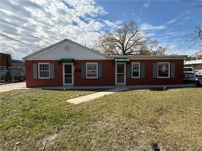 /international/us/109-campus-avenue-raeford-nc-110107989204/