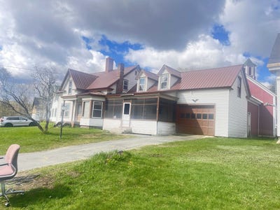 /international/us/22-church-street-burke-vt-110107930143/