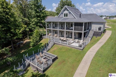 /international/us/824-patriots-landing-lane-falls-of-rough-ky-110099387537/?lang=it