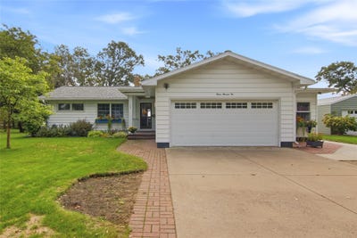 /international/us/1202-north-shore-drive-ne-menomonie-wi-110120028395/